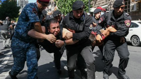 Ermənistan müxalifətində kütləvi həbslər
