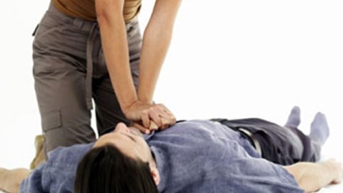 Əlifba qədər vacib - İlkin tibb yardım dərsləri niyə hələ də FORMALDIR...
