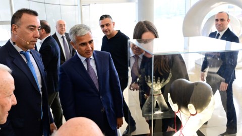 &nbsp;"Qəlbim sənindir&rdquo; nadir incəsənət kompozisiyası - FOTOLAR