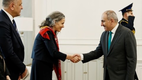 Paşinyan Qrono ilə sülh prosesini müzakirə etdi