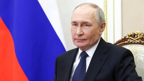 Avropa liderlərindən biri Putinlə danışmalıdır
