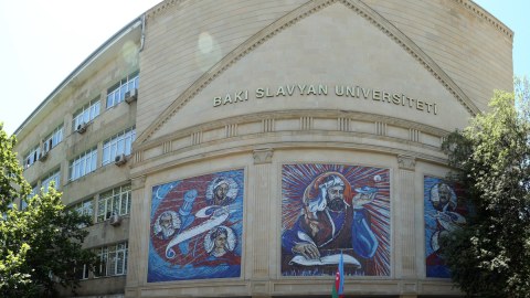 Bu universitetin binası TƏMİR EDİLƏCƏK