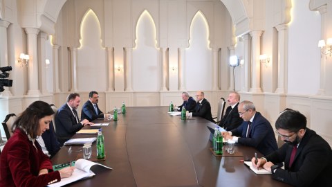 Prezident Aİ-nin enerji komissarını qəbul edib