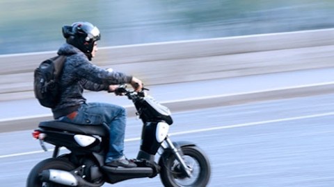 Narkotikin təsiri altında motosiklet sürdü, həbs edildi