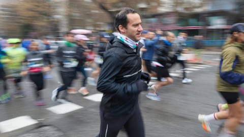 Marafonda iki idmançının&nbsp;ürəyi dayandı