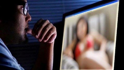 Sumqayıtda qadını fotoları ilə şantaj edən şəxs saxlanıldı