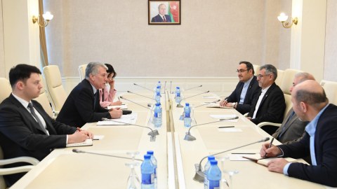 Ziyafət Əsgərov iranlı həmkarı ilə görüşdü