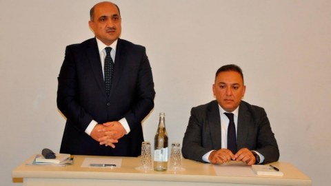 Yeni rektor kollektivə təqdim edildi