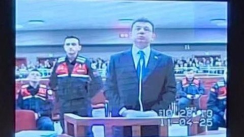 İmamoğlu hakim qarşısında - FOTO