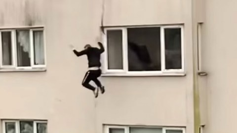 Məktəbin pəncərəsindən yıxılan şagirdin son durumu