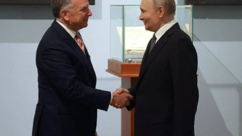 Putin Trampın nümayəndəsi ilə görüşdü