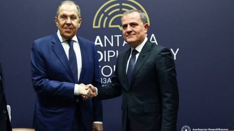 Ceyhun Bayramov Lavrovla regionu müzakirə etdi