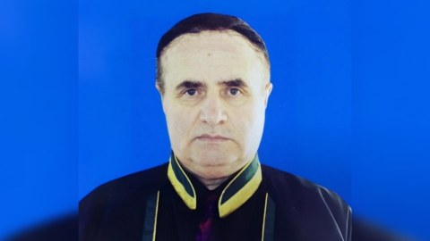 Vəkil vəfat etdi