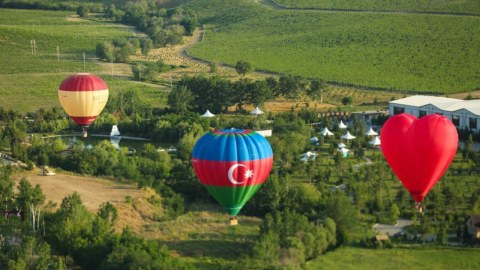 Hava şarı pilotu şəhadətnaməsinin verilməsinə dair tələblər&nbsp;müəyyənləşdi