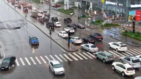 Yağışlı Bakının tıxac olan yolları - SİYAHI
