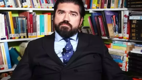 CHP ilə bağlı danışan jurnalist həbs olundu