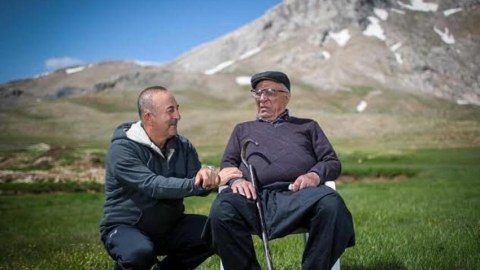 Çavuşoğluya ağır itki