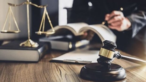 Azərbaycanda vəkillərin sayı AÇIQLANDI