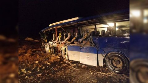 Futbolçuları daşıyan avtobus aşdı,&nbsp;məşqçi öldü