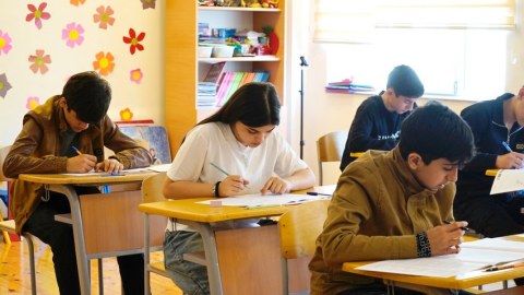 53 mindən çox şagird imtahan verdi