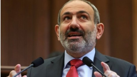Əvvəlki konstitusiya referendumları xalqın iradəsini əks etdirmir - Paşinyan
