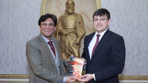 Fuad Muradov pakistanlı jurnalistlə görüşdü