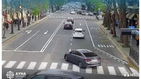 Daha bir küçədə avtobus zolağı