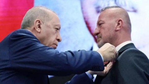 İki bələdiyyə sədri AK Partiyaya keçdi