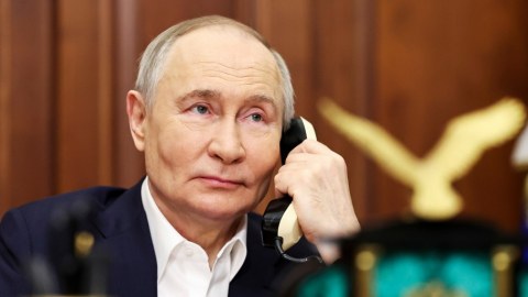Prezidentlə danışığım 5 dəfə kəsildi - Putin