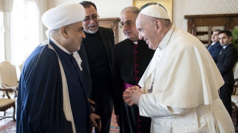 Bir şəklin tarixçəsi: Allahşükür Paşazadə Vatikanda Roma Papasına nə demişdi...