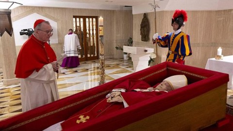 Roma Papası ilə vida mərasimi - Dəfn tarixi AÇIQLANDI