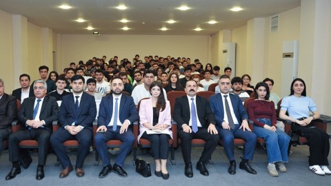 BMU tələbələri “DEFAGE” platforması barədə məlumatlandırıldı - FOTOLAR