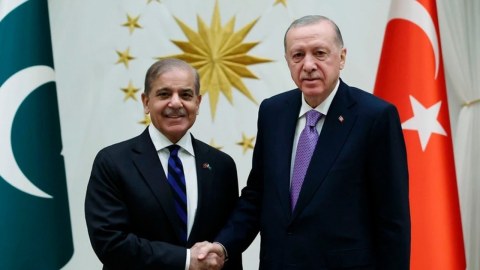 Ərdoğan Şahbaz Şəriflə görüşdü
