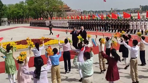 Çinli uşaqlar İlham Əliyevi Azərbaycan mahnısı ilə qarşıladılar - VİDEO