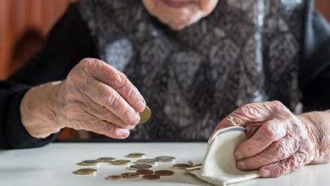Pensiya yaşı azaldılır? - Komitə sədrindən CAVAB