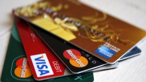 Bank kartlarından daha 20 min manat oğurlandı