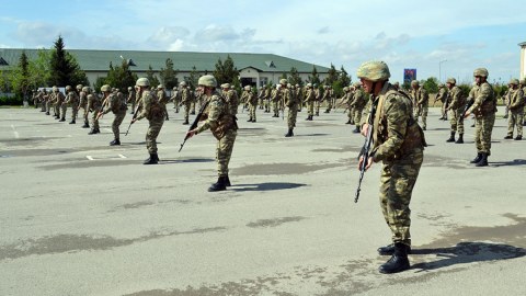 Ehtiyatdan çağırılan hərbçilərə təlimlər keçirilir