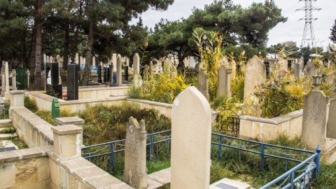 Qəbiristanlıqdan oğurluq edən şəxs tutuldu