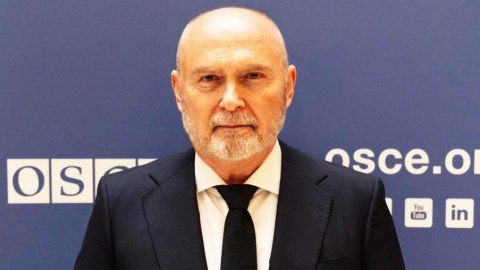 Feridun Sinirlioğlu Azərbaycana GƏLİR