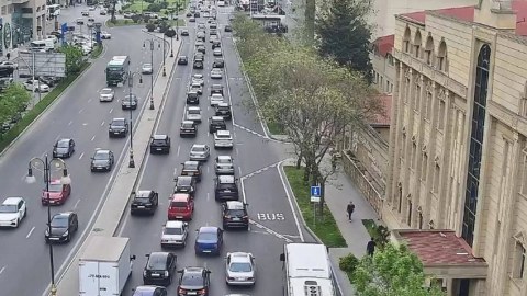 Bu yollarda tıxac var - SİYAHI