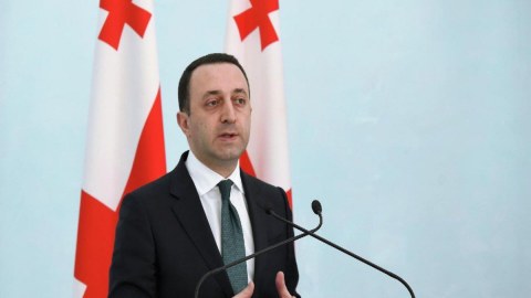 Qaribaşvili &ldquo;Gürcü Arzusu&rdquo; partiyasından istefa verdi
