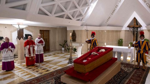Papanın dəfnində&nbsp;Azərbaycandan o da&nbsp;İŞTİRAK EDƏCƏK