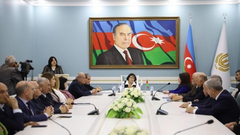 Gəncə Dövlət Universitetində yeni dərs vəsaiti nəşr olundu - FOTO