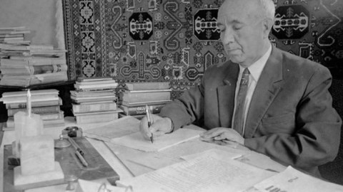 Ədəbiyyatımızın Mir Cəlalının anadan olmasının 117-ci ili...