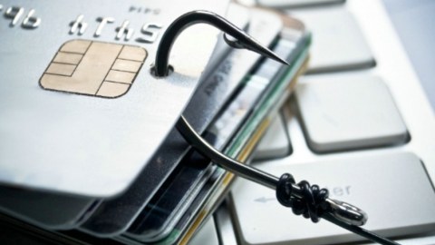 Bir gündə bank kartlarından 20 min manat&nbsp;OĞURLUQ