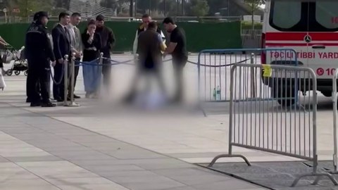 Dünən bulvarda ölən şəxs vəkil imiş - FOTO
