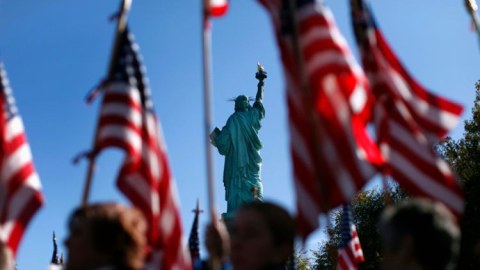 Amerikalıların əksəriyyəti Trampı DƏSTƏKLƏYİR