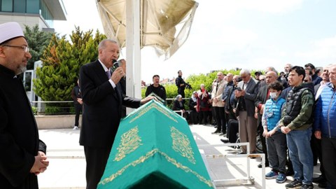 Ərdoğan müəlliminin dəfn mərasimində&nbsp;- FOTOLAR