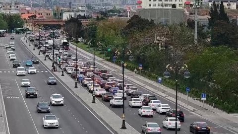 Bu yollarda tıxac var - SİYAHI