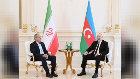 Prezidentlərin məhdud tərkibdə görüşü olub - FOTO